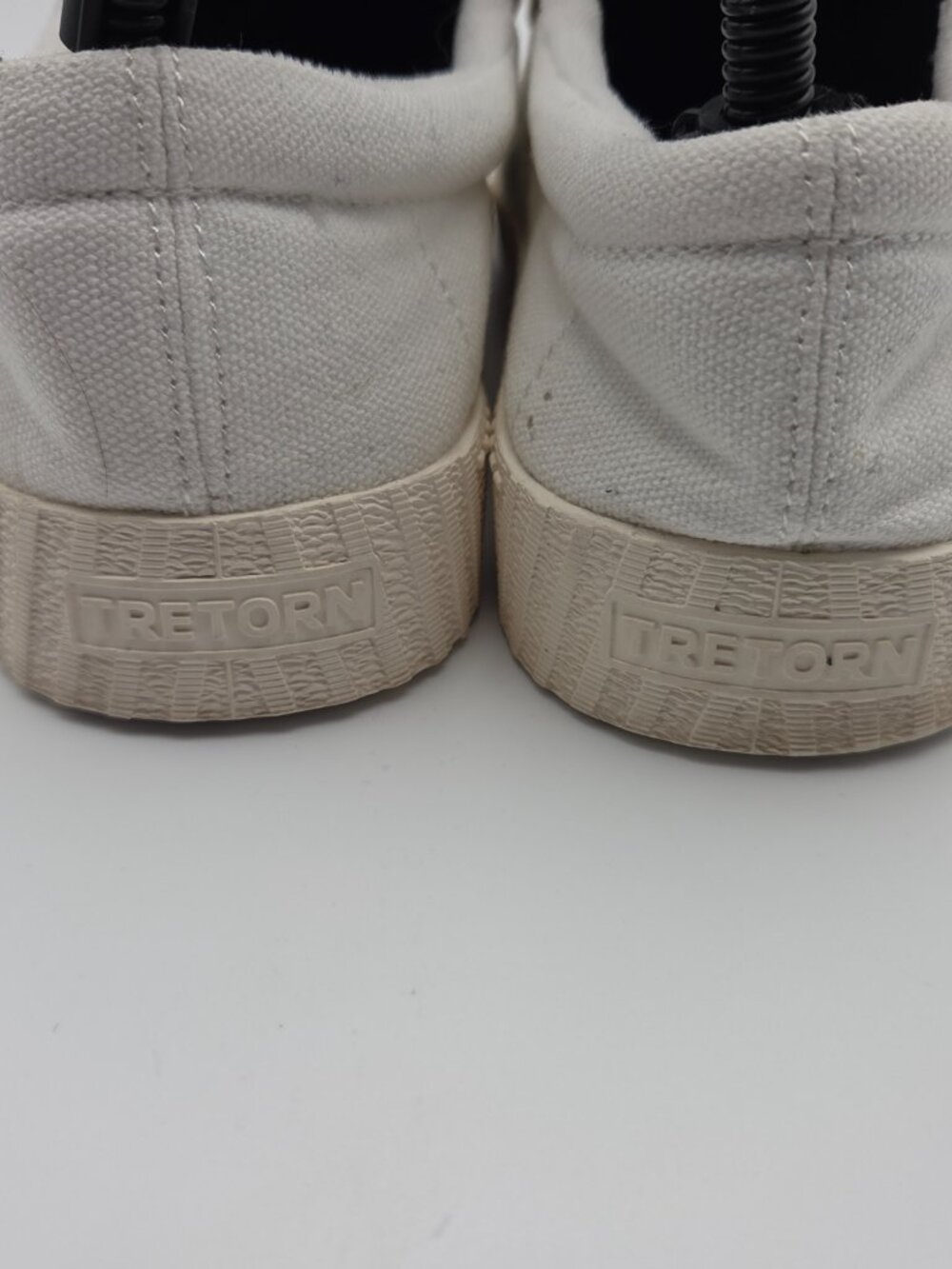 Tretorn All-White Low-Top Canvas Sneakers Size 8 - Picture 4 of 8